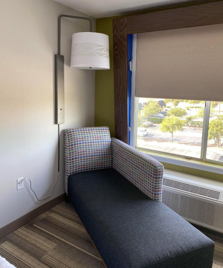 Holiday Inn Express & Suites Columbia-I-26 @ Harbison Blvd By Ihg Exterior foto