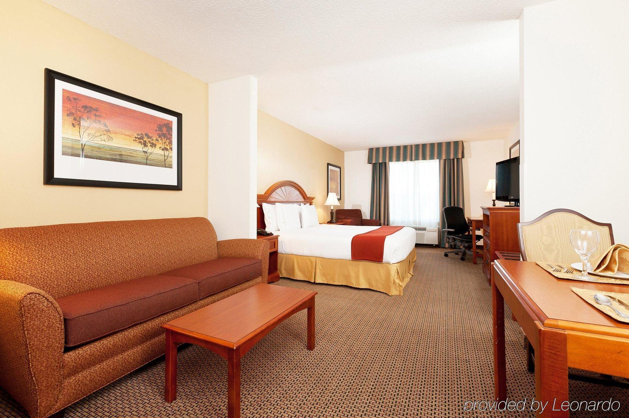 Holiday Inn Express & Suites Columbia-I-26 @ Harbison Blvd By Ihg Exterior foto